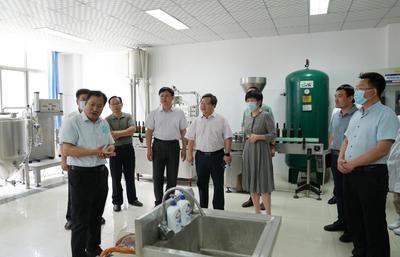 李目海出席国家林草局石榴工程技术研究中心专家论证会